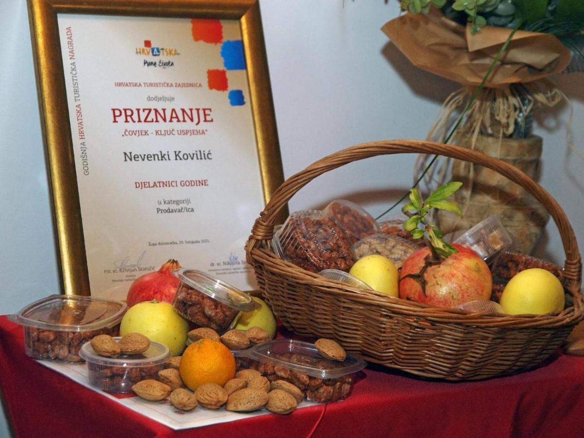 Visovac Rooms And Breakfast Skradin Bagian luar foto